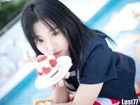 [Cosplay] 柒柒要乖哦 清凉夏日 [71P 1V-1.43GB]