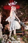 [Cosplay] lunananya 圣园未花 [24P-215MB]