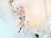[Cosplay] lunananya 圣园未花 [24P-215MB]
