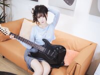 [Cosplay] 羽生三未 吉他妹妹 [43P-757MB]