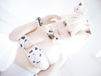 [Cosplay] 阿半今天很开心 奶牛比基尼 [51P-465MB]