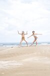 FLASHデジタルフォトブック 都丸紗也華＆亜華梨 奇跡の姉妹・初共演
