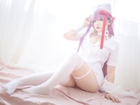 [Cosplay] 阿半今天很开心 BB护士 [25P-202MB]