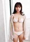 [Photobook] 新谷真由『やわらかな想い出』BOMBデジタル写真集
