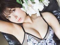 [Photobook] 北野瑠華『誘惑の華』BOMBデジタル写真集