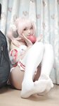 [Cosplay] 神沢永莉 平安夜红色分体式 [125P1V-549MB]