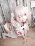 [Cosplay] 神沢永莉 平安夜红色分体式 [125P1V-549MB]