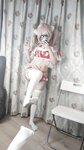 [Cosplay] 神沢永莉 平安夜红色分体式 [125P1V-549MB]