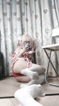 [Cosplay] 神沢永莉 平安夜红色分体式 [125P1V-549MB]