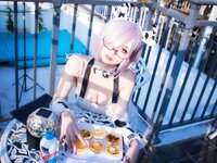 [Cosplay] 末夜787 舰长-牛牛厨娘 [64P4V-1.68GB]