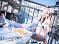 [Cosplay] 末夜787 舰长-牛牛厨娘 [64P4V-1.68GB]