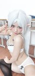 [Cosplay] PoppaChan - Frieren Winter 芙莉莲·黑丝短靴冬装 +S