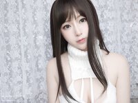 [Cosplay] 小容仔咕咕咕w 女友向 纯白毛衣 [21P1V-229MB]