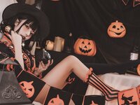 [Cosplay] Leader Bai Yizi 萌妹白易子教主 - Halloween Witch 万圣节魔女