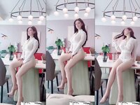 [XR Uncensored] Pan Jiaojiao (潘娇娇) - R18 秀人网模特 退役前最后作品 恋人白玫瑰