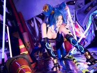 [Cosplay] ZinieQ - Valorant 无畏契约-霓虹+S