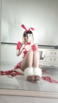 [Cosplay] 洛桑w伊梓 网袜丝带兔兔 [46P4V-423MB]