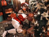 [Cosplay] 小容仔咕咕咕w 圣诞礼物×捆绑 [49P-188MB]