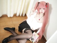 [Cosplay] 洛桑w伊梓 2025年03月会员 学妹黄裙 [34P-221MB]