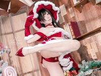 [Cosplay] Yiko湿润兔 2025年12月作品 魔法圣诞星 [128P2V-2.41GB]