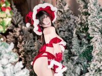 [Cosplay] Yiko湿润兔 2025年12月作品 魔法圣诞星 [128P2V-2.41GB]
