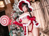 [Cosplay] Yiko湿润兔 2025年12月作品 魔法圣诞星 [128P2V-2.41GB]