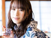 [Photobook] 前田佳織里1st写真集 おとなのかおり (声優パラダイス)