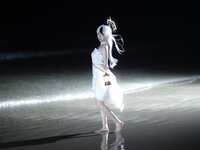 [Cosplay] 纸悦Etsu_ko 加代子白裙 [20P-195MB]