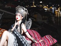 [Cosplay] 瓦斯塔亚小龙虾 苗疆女子 [18P-333MB]