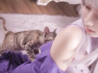 [Cosplay] Leader Bai Yizi 萌妹白易子教主 - Re Zero Emilia RE从零开始的异世界生活 艾米莉娅