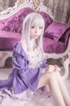 [Cosplay] Leader Bai Yizi 萌妹白易子教主 - Re Zero Emilia RE从零开始的异世界生活 艾米莉娅