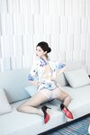 [XR] Yin Tian Tian (尹甜甜sunny) - 秀人网模特 空姐的服务