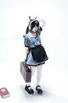 [Cosplay] 清水凪 手提箱与灰色女仆 [80P-1.67GB]
