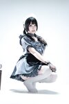 [Cosplay] 清水凪 手提箱与灰色女仆 [80P-1.67GB]