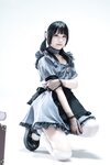 [Cosplay] 清水凪 手提箱与灰色女仆 [80P-1.67GB]