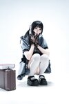 [Cosplay] 清水凪 手提箱与灰色女仆 [80P-1.67GB]