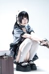 [Cosplay] 清水凪 手提箱与灰色女仆 [80P-1.67GB]