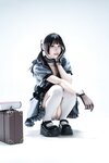 [Cosplay] 清水凪 手提箱与灰色女仆 [80P-1.67GB]