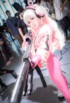 [Cosplay] 九九八吖 萤火虫漫展 NIKKE 胜利女神 爱丽丝 [18P-75M]