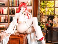 [Cosplay] Natsuko夏夏子 崩坏：星穹铁道 姬子礼服 [77P-157MB]
