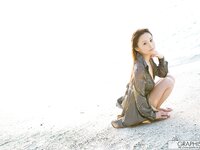 [Graphis] First Gravure 初脱ぎ娘 064 Miina Yoshihara 吉原ミィナ