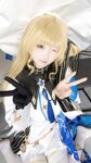 [Cosplay] Seele麦麦 - 鸣潮 菲比&卡提希娅·蓝色花海物语