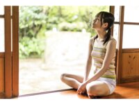 [Photobook] 涼森れむ グラビア写真集 re 透き通る世界の中で