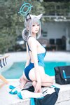 [Cosplay] 九柒喵 蔚蓝档案 砂狼白子泳装 [34P-453MB]