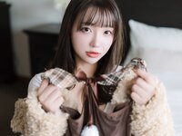 Son Ye-Eun (손예은) - 2025 X-Mas Offline