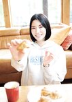 [Photobook]【電子版限定アザーカット付】楓カレン写真集 カレンと行く北海道旅行二泊三日