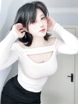 [Cosplay] Zyra秋 - 妈妈的裙子
