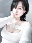 [Cosplay] Zyra秋 - 妈妈的裙子