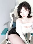 [Cosplay] Zyra秋 - 妈妈的裙子