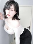 [Cosplay] Zyra秋 - 妈妈的裙子